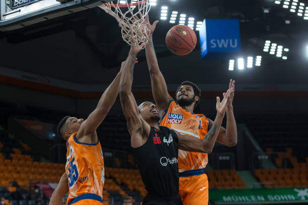 动俱乐部深 动俱乐部深